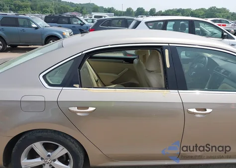 2015 Volkswagen Passat 1.8T Limited Edition из США, поврежденный, VIN 1VWAT7A38FC099474